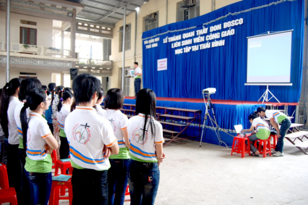 Chùm hình ảnh lễ thánh Don Bosco - Bổn mạng Sinh viên Công Giáo liên giáo phận, đang học tại Thái Bình, sáng 03/04/2011
