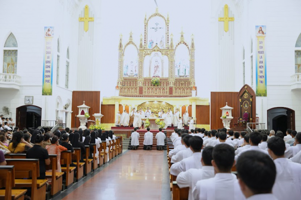 Lễ Thánh Tâm Chúa Giê-su tại Nhà thờ Chính tòa Thái Bình