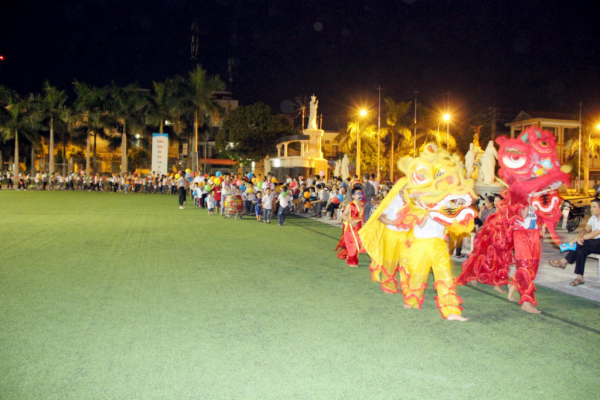 Giáo xứ Chính tòa: Chùm ảnh Đêm Hội Trăng Rằm - 2014