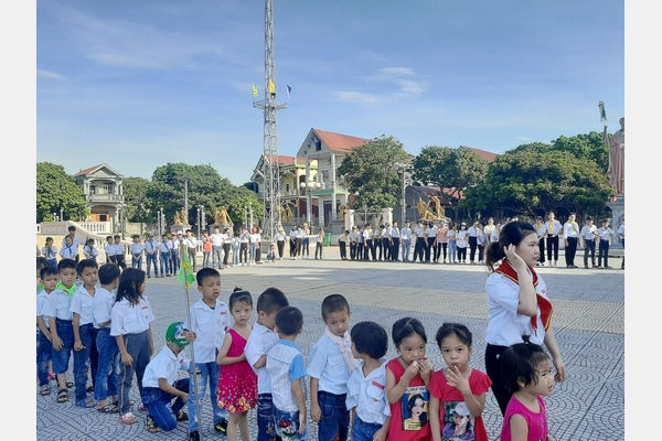 Mừng sinh nhật Xứ đoàn TNTT Goan Phaolô II tròn 5 tuổi, khánh thành sân cỏ nhân tạo và khu vui chơi thiếu nhi.