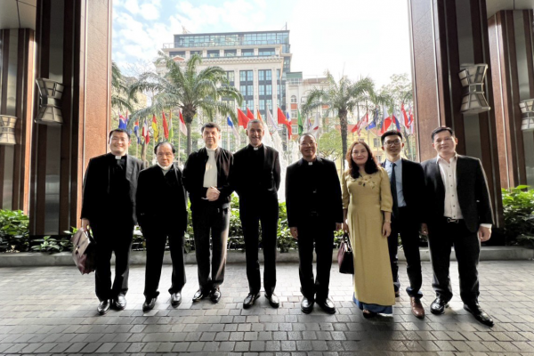 Thứ trưởng Ngoại giao Toà Thánh Vatican đến Việt Nam