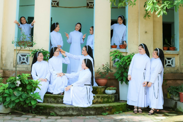 Tình huynh muội trong đời tu