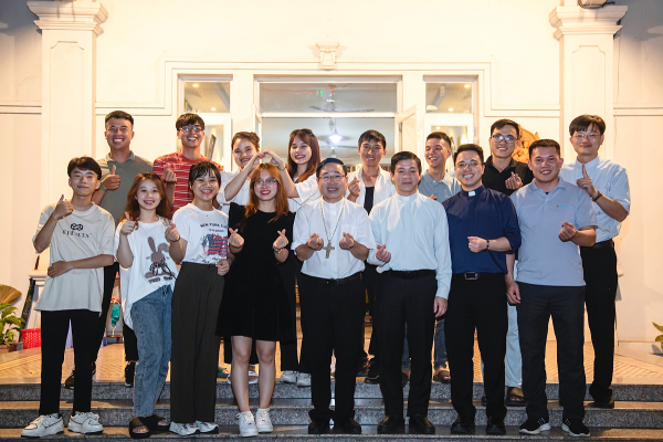 Đại diện Giới trẻ - Sinh viên Công Giáo Thái Bình Miền Nam họp mặt và gặp gỡ Đức cha Giáo phận