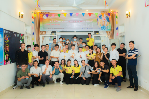 Giới trẻ-SVCG TBMN hân hoan mừng lễ Thánh Giáo Hoàng Gioan Phao-lô II - Bổn Mạng của nhóm